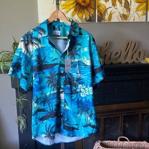 Euow medium tropical button down Top